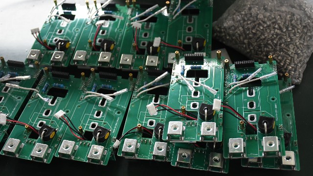 電力調(diào)整器的保險絲容易燒壞的原因