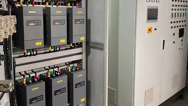 電力調(diào)整器的效率如何計算，有哪些因素可能影響其效率？