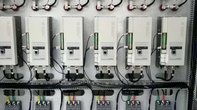 調(diào)功器怎么控制加熱器？