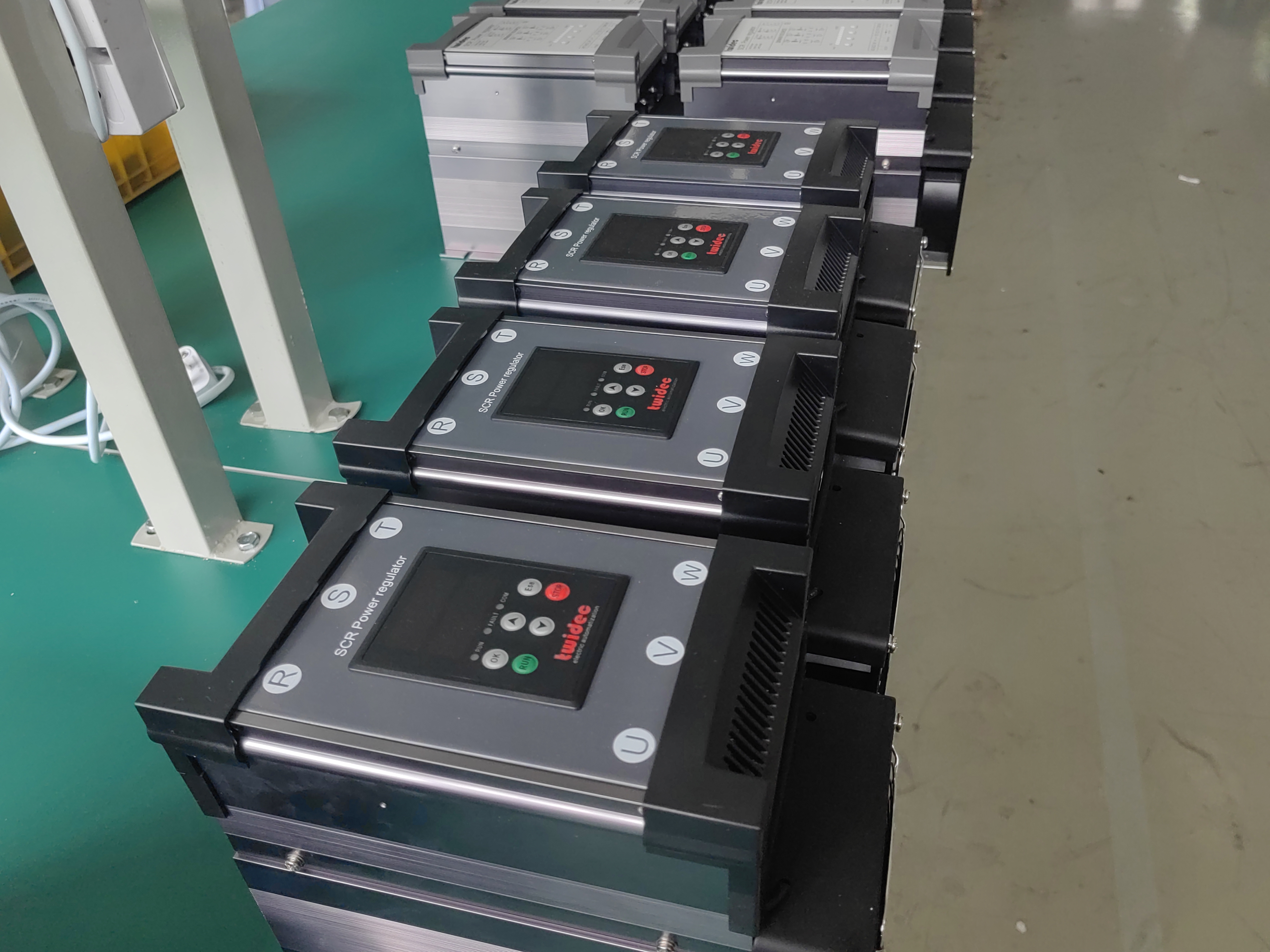 三相TM數(shù)字調(diào)功器25~200A