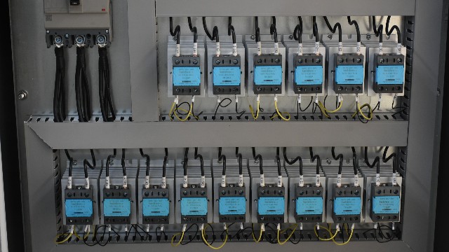 固態(tài)繼電器不起作用的原因可能是...