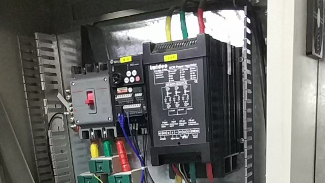 調(diào)功器如何幫助改善電網(wǎng)的能效和降低能源浪費(fèi)？